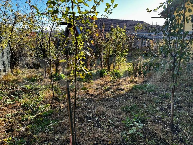 Casă individuală cu 4 camere cu Canalizare în Dâmbul Rotund