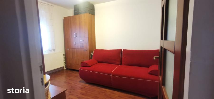 Apartament cu 3 camere semidecomandat în Micro 14