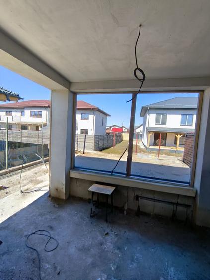 Duplex cu 4 camere cu Teren 300 Mp în Exterior Est