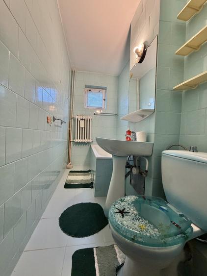 Apartament cu 4 camere semidecomandat, mobilat în Dacia