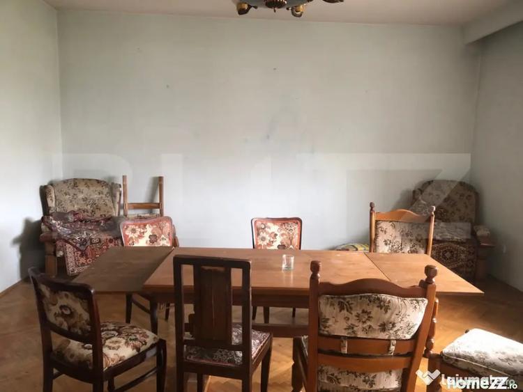 Apartament cu 4 camere decomandat în Semicentral