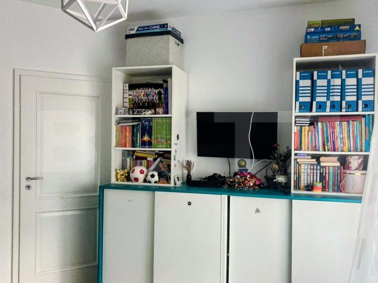 Apartament cu 2 camere semidecomandat, mobilat în Florești