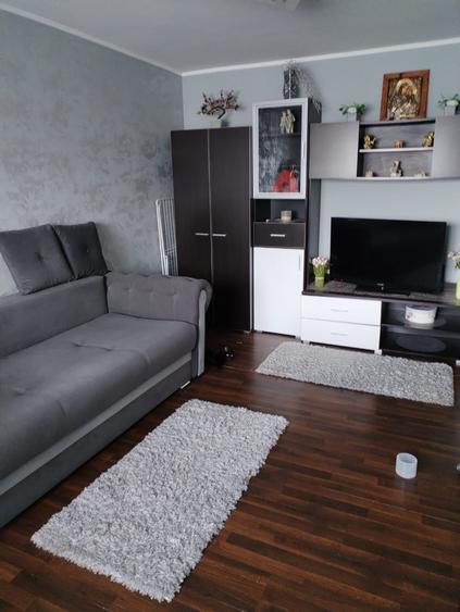 Apartament cu 3 camere decomandat în Drumul Taberei