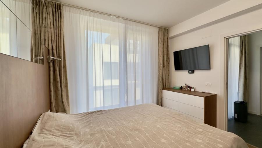 Duplex cu 4 camere cu Canalizare în Nord
