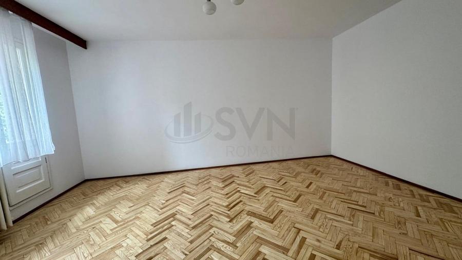 Casă individuală cu 6 camere cu Canalizare în Domenii