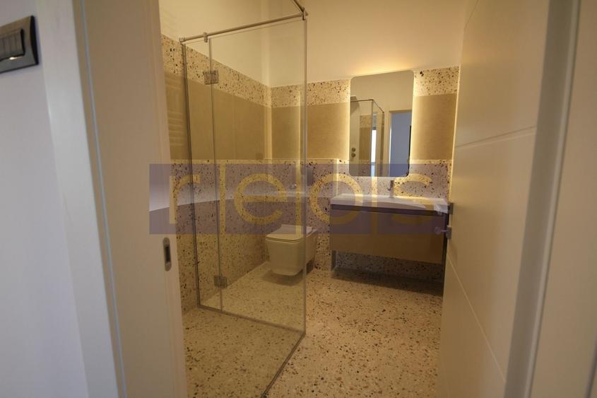 Penthouse cu 3 camere semidecomandat, mobilat în Băneasa