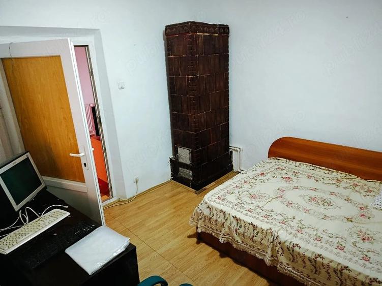 Casă cu 4 camere cu Teren 240 Mp în Central