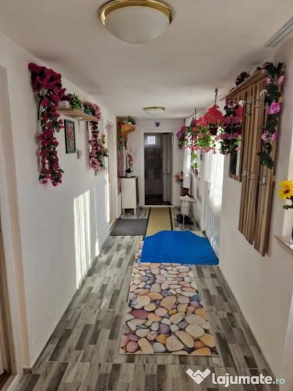 Casă cu 2 camere cu Teren 1686 Mp în Central