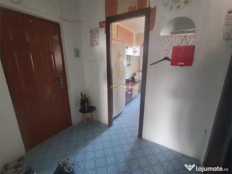 Apartament cu 3 camere decomandat în Caransebeș
