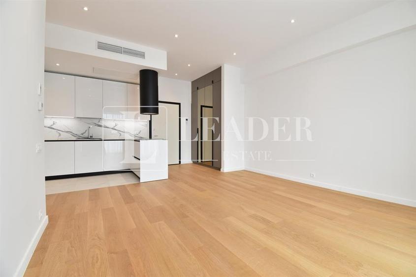 Apartament cu 3 camere semidecomandat, mobilat în Floreasca