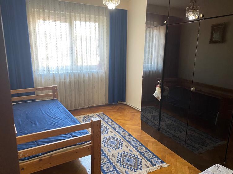 Apartament 3 camere Manastur, str.Padin, zona Piata Flora, decomandat, et.2/4 - 5