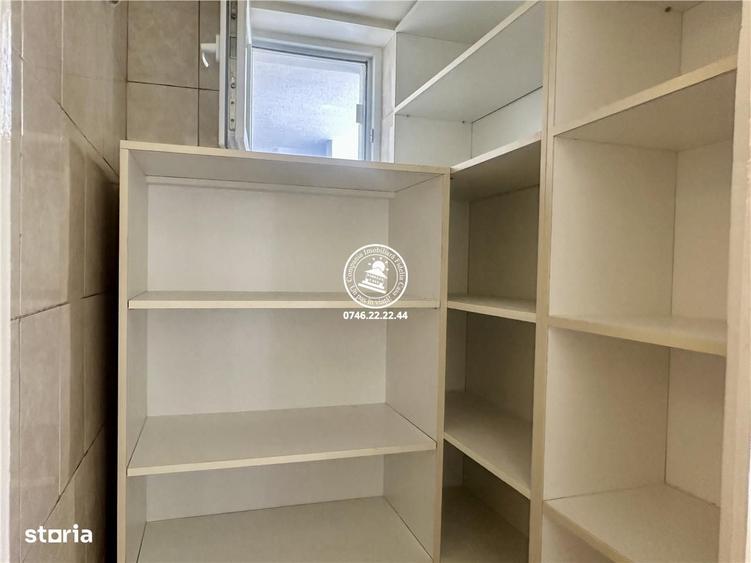 Apartament 3 camere de inchiriat Centru, - 1
