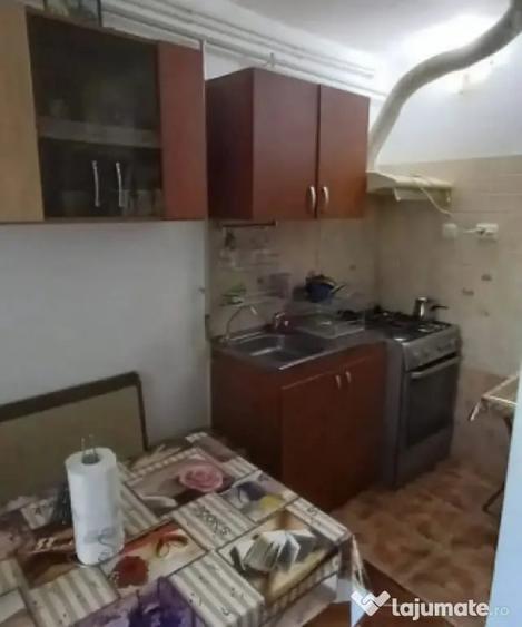 Apartament cu 2 camere decomandat în E3