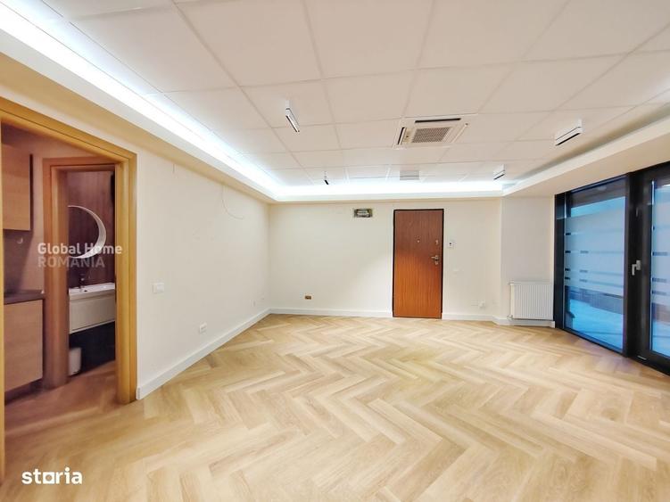 Spațiu comercial, de 32 mp, în Polonă