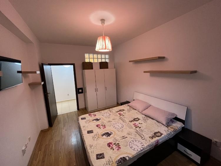 Apartament cu 2 camere decomandat, mobilat în Central