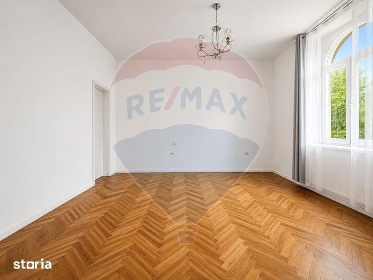 Apartament cu 4 camere în Centrul Istoric