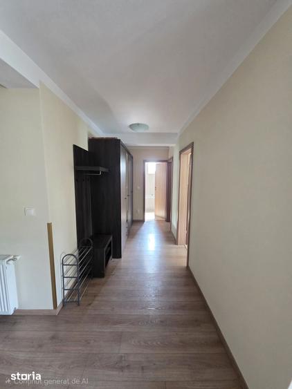 Apartament cu 3 camere în Cetate