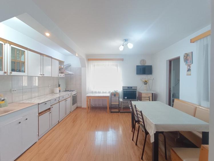 Casă cu 4 camere cu Teren 2771 Mp în Slobozia Nouă