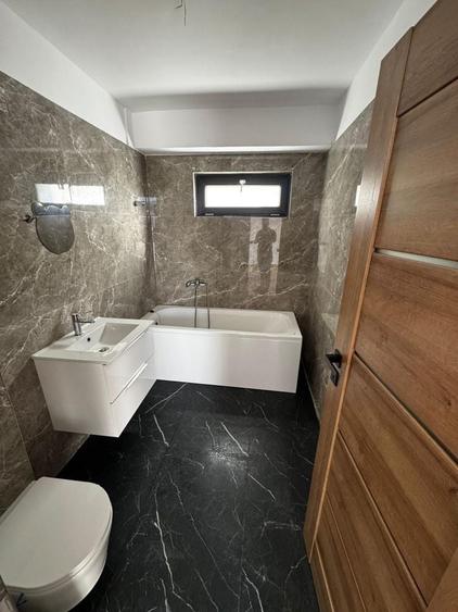 Apartament cu 2 camere decomandat în Runcu