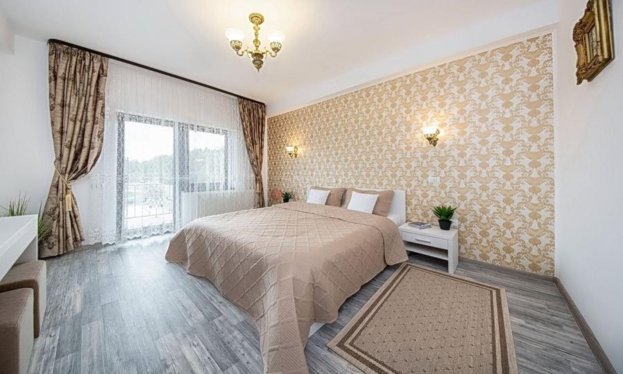 Casă individuală cu 12 camere cu Piscina în Crizbav