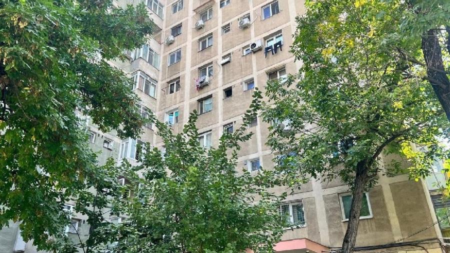Apartament cu 2 camere semidecomandat în Berceni