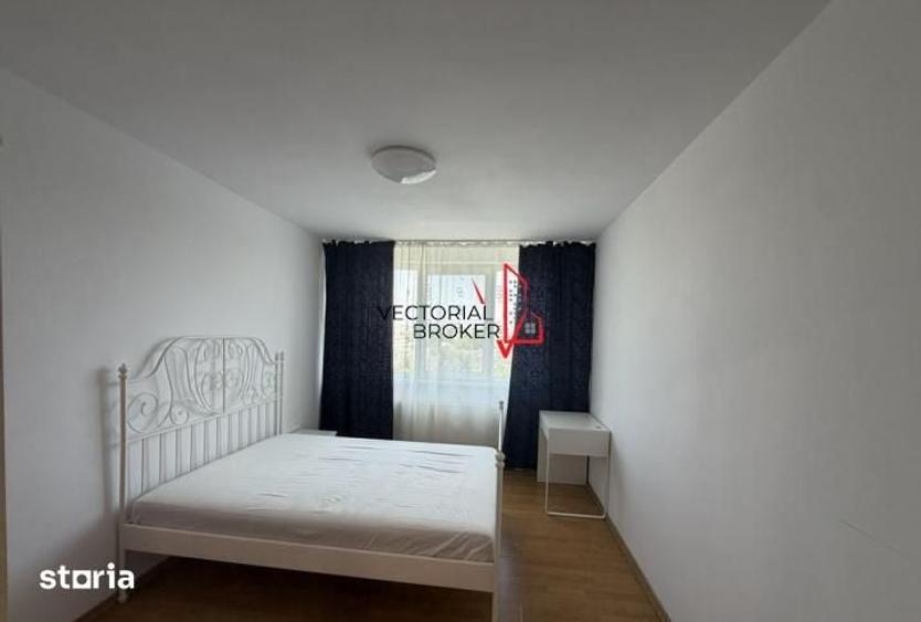 Apartament cu 3 camere decomandat în Vitan