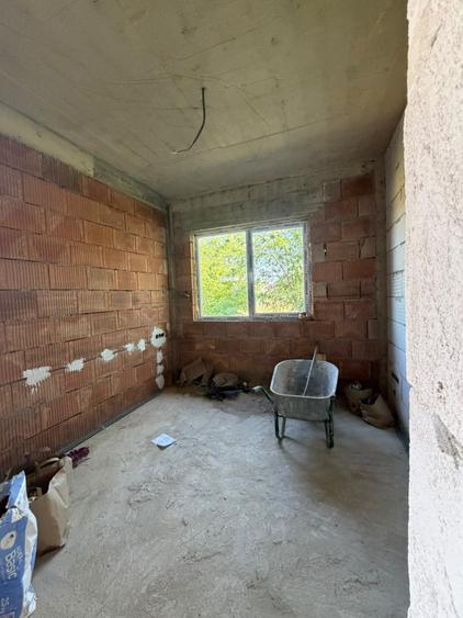 Casă individuală cu 3 camere cu Teren 325 Mp în Florești