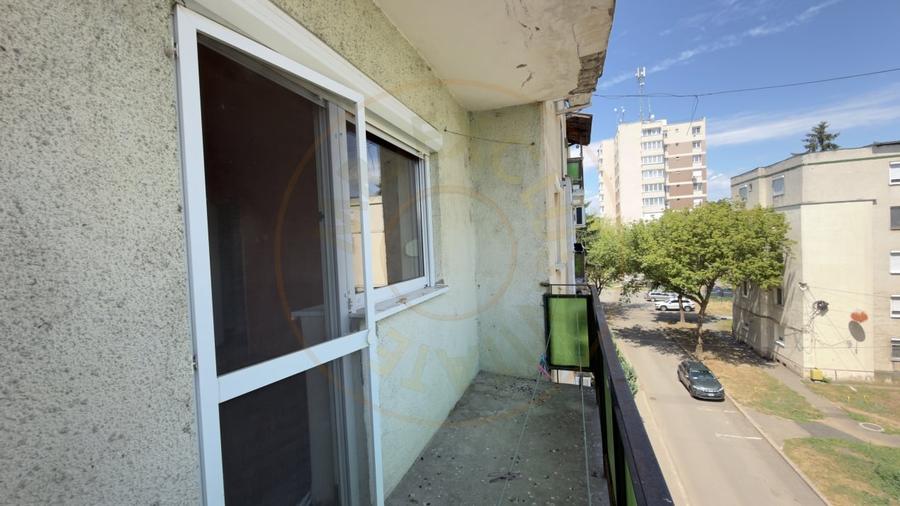Apartament cu 2 camere semidecomandat în Carei