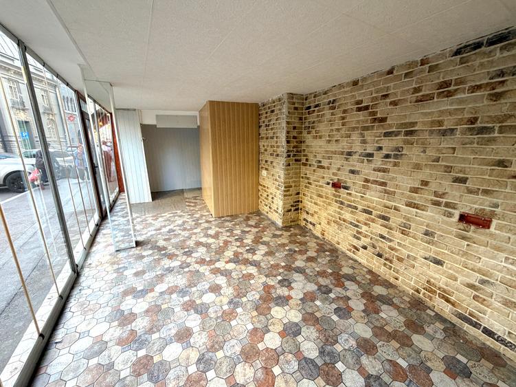 Spațiu comercial, de 90 mp, în P-ța Romană