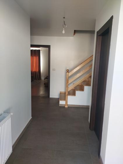 Casă cu 4 camere în Frătăuții Vechi