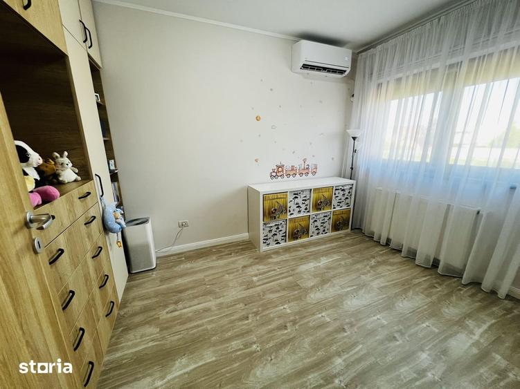 Casă cu 4 camere cu Teren 300 Mp în Dumbrăvița