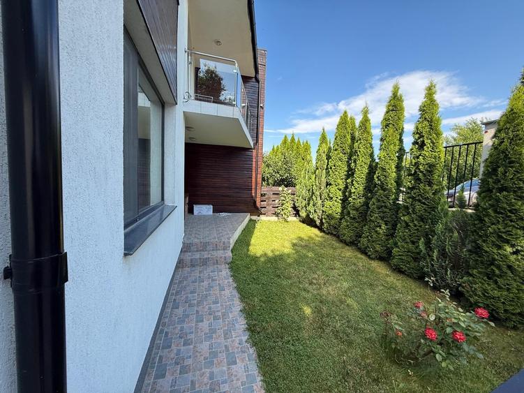 Duplex cu 4 camere cu Canalizare în Popas Păcurari