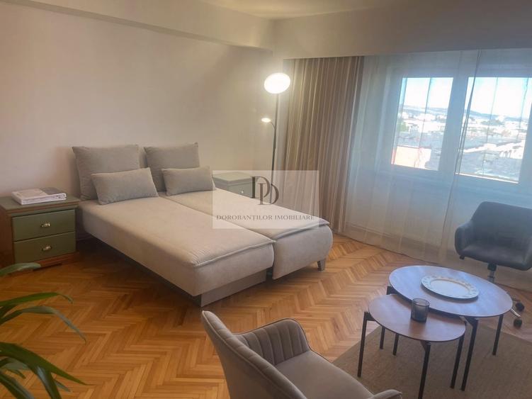 Apartament cu 3 camere decomandat, mobilat în Central