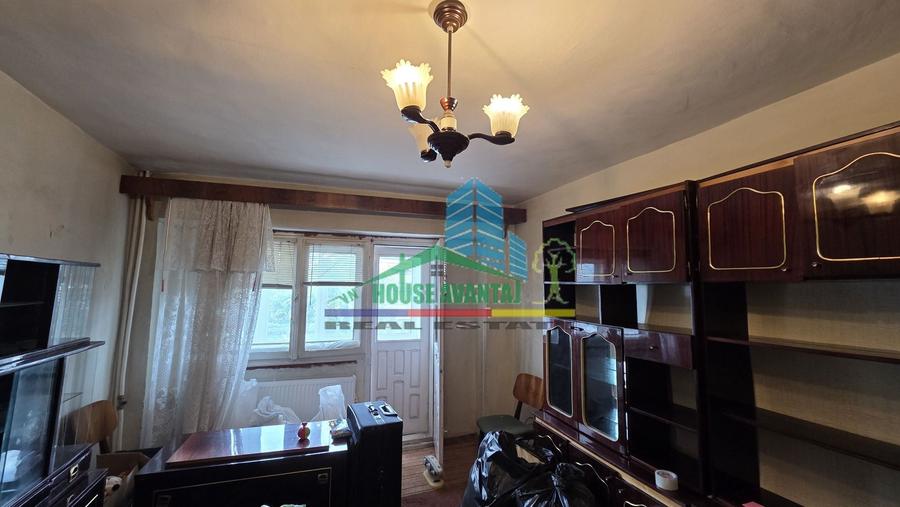 Apartament cu 3 camere decomandat, mobilat în Ultracentral