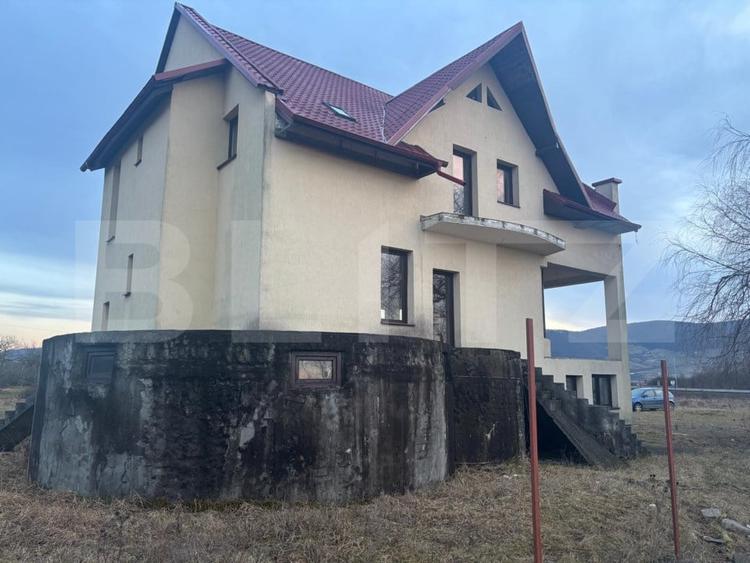 Casă individuală cu 5 camere cu Canalizare în Sud-Vest