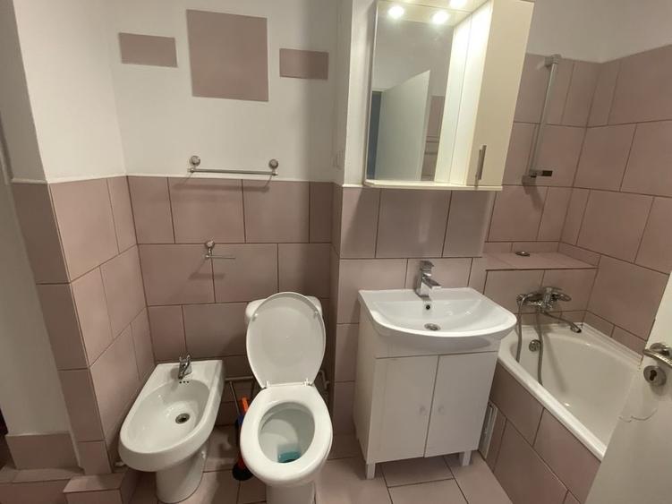 Apartament cu 2 camere decomandat în Centrul Civic