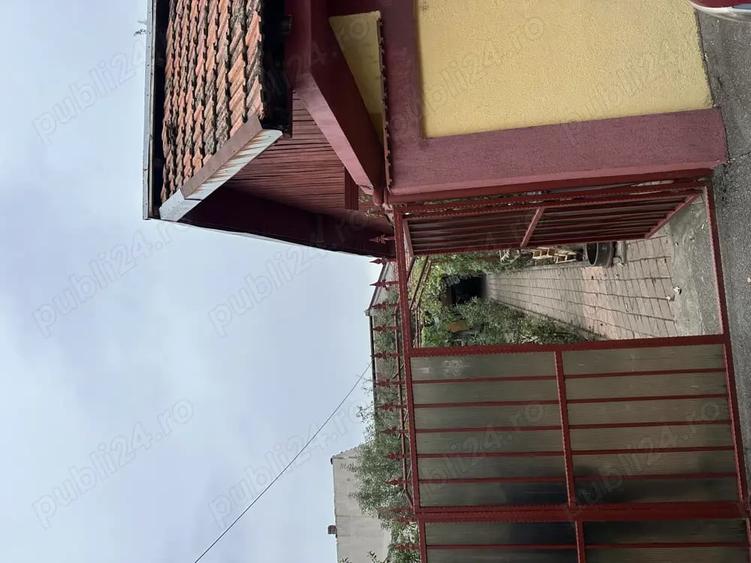 Casă cu 5 camere cu Teren 450 Mp în Central