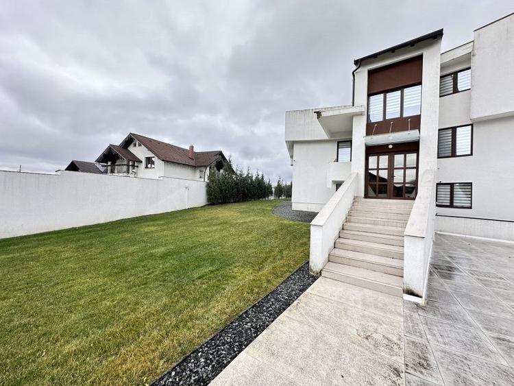 Casă cu 4 camere cu Teren 1500 Mp în Cisnădie