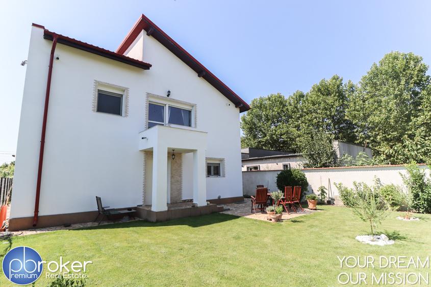 Duplex cu 4 camere cu Canalizare în 1 Decembrie