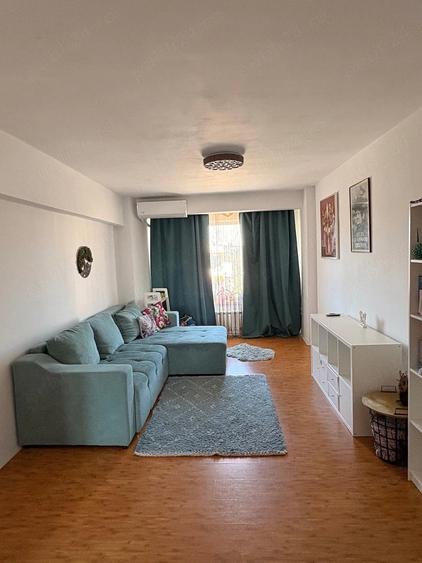 Apartament cu 4 camere decomandat în Central