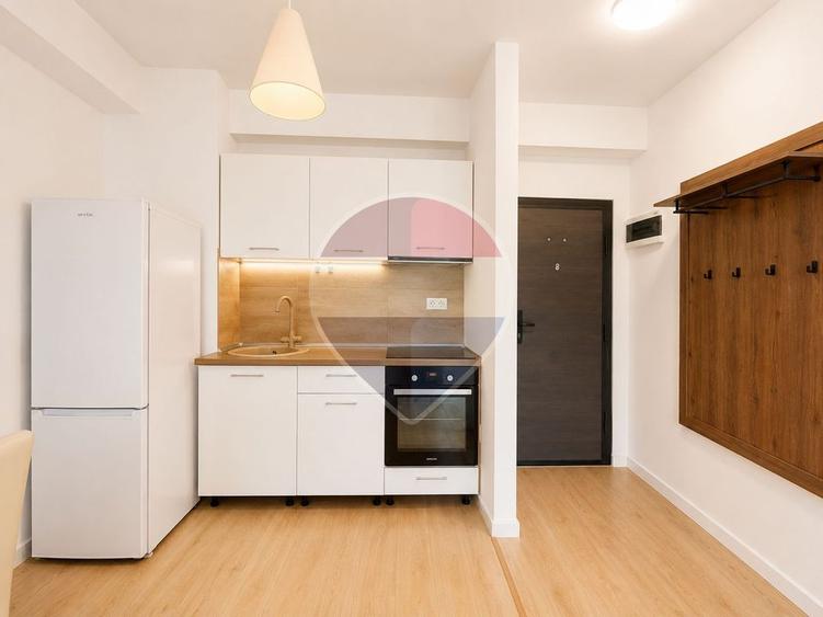Apartament cu 2 camere semidecomandat, mobilat în Central