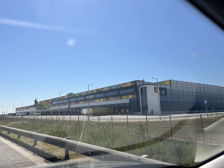 Spațiu comercial, în Cernica