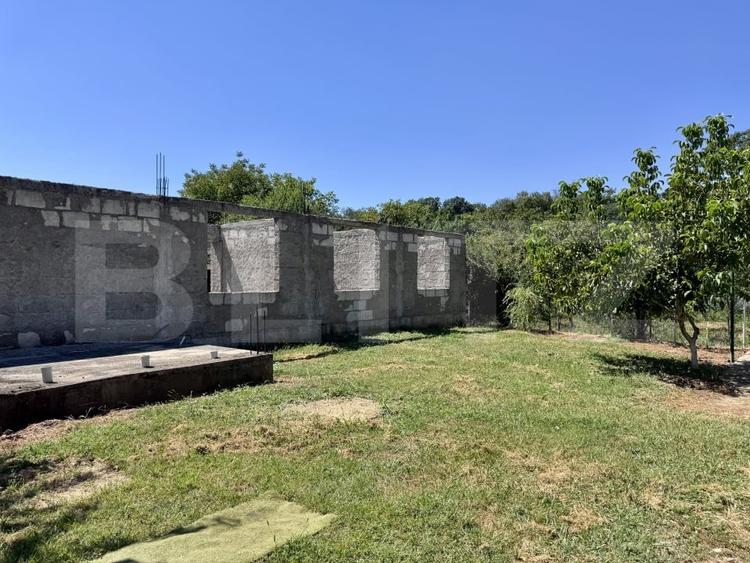 Casă individuală cu 4 camere cu Canalizare în Păulești