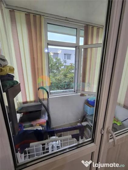 Apartament cu 3 camere semidecomandat în Metalurgie
