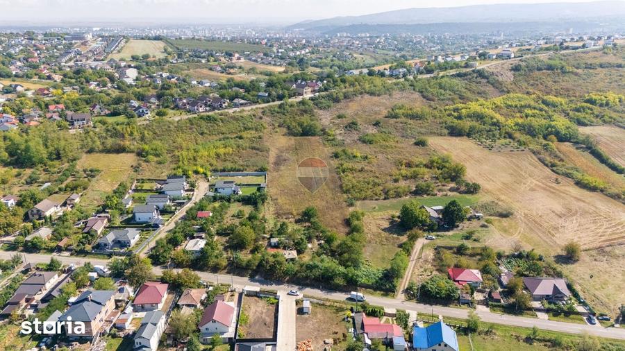 Teren de 4920 mp, în Miroslava