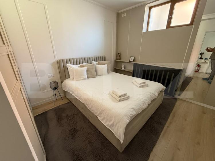 Apartament cu 3 camere semidecomandat, mobilat în Central