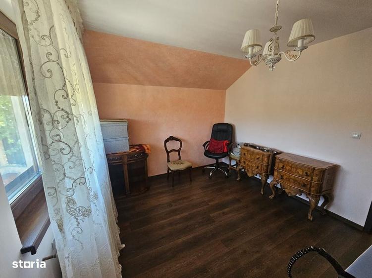 Casă cu 4 camere cu Teren 500 Mp în Lețcani
