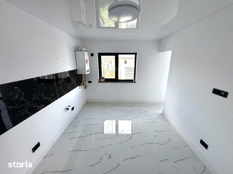 Casă cu 4 camere cu Teren 270 Mp în Rediu