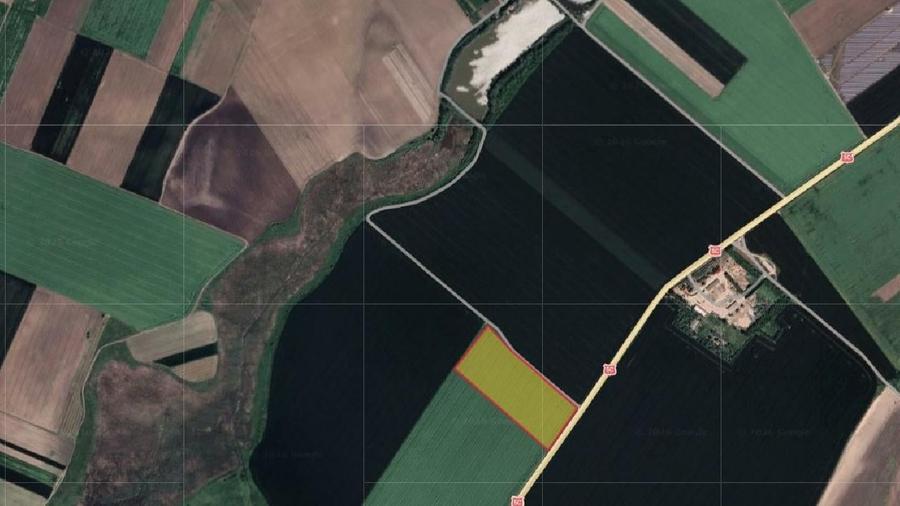 Teren agricol extravilan de 38400 mp, în Malu
