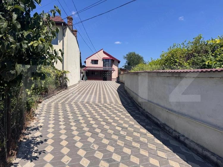Casă cu Teren 678 Mp în Valea